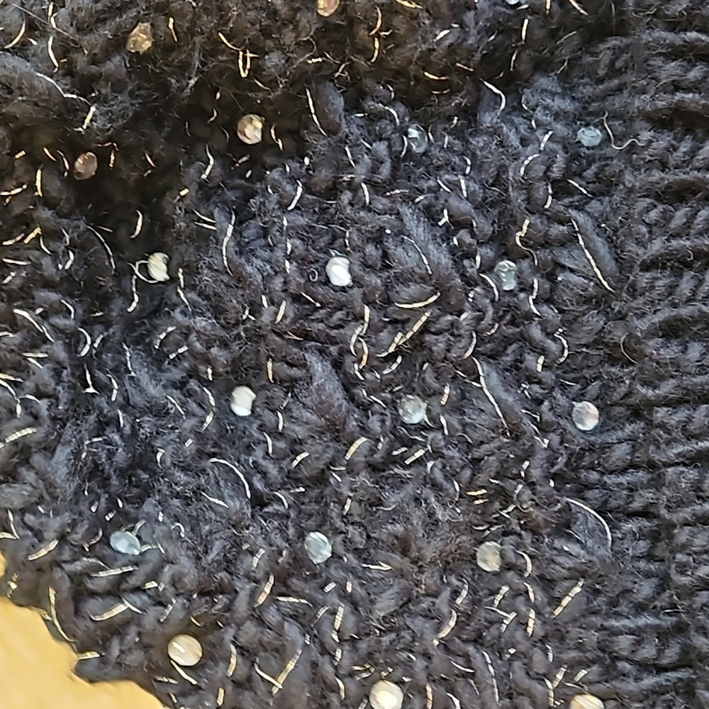 CHAOS Pompom Hat Beanie Black with Rhinestones and Gold Thread - Picture 4 of 7